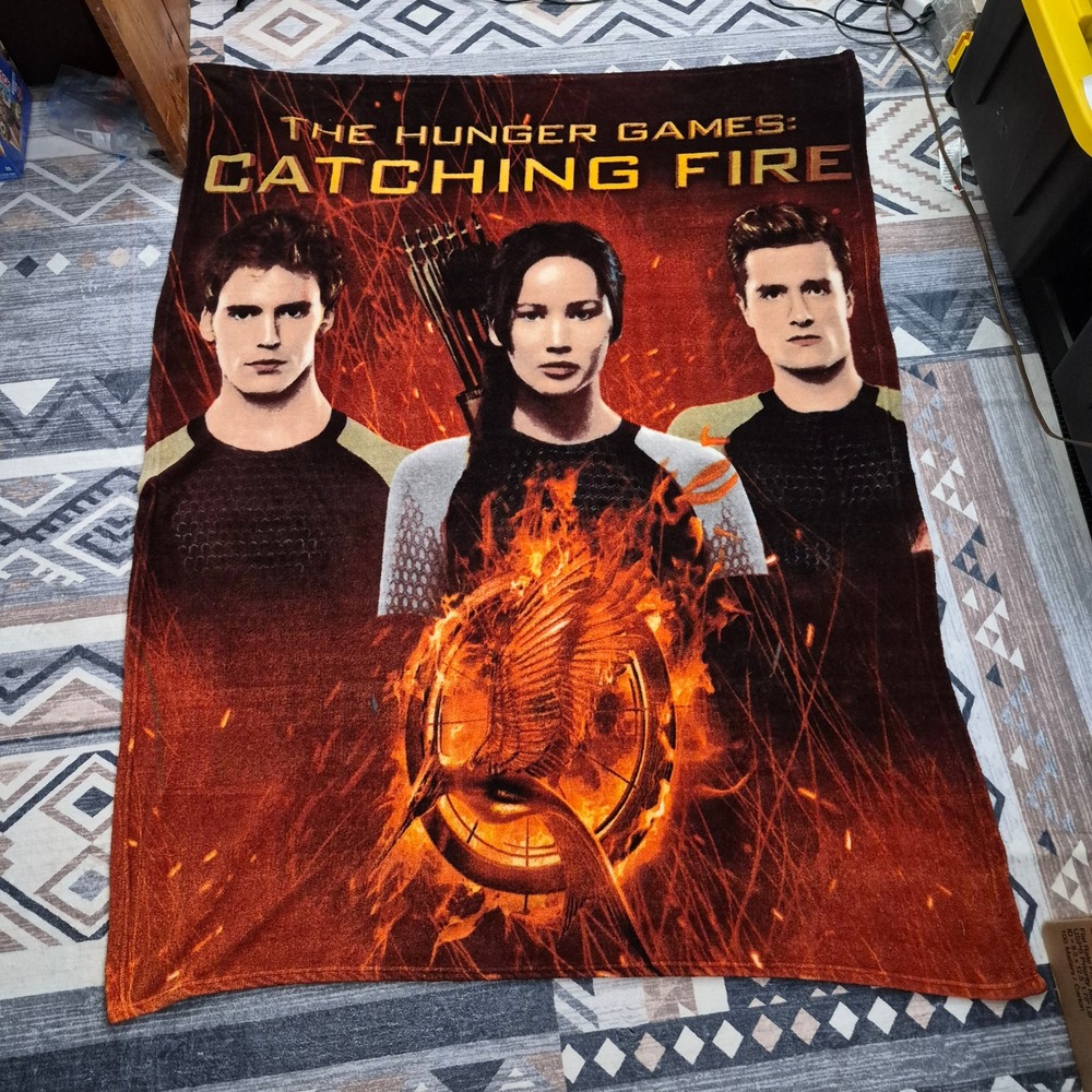 Hunger Games Catching Fire Fleece Throw Blanket Katniss Peeta Finnick 50x60 NECA